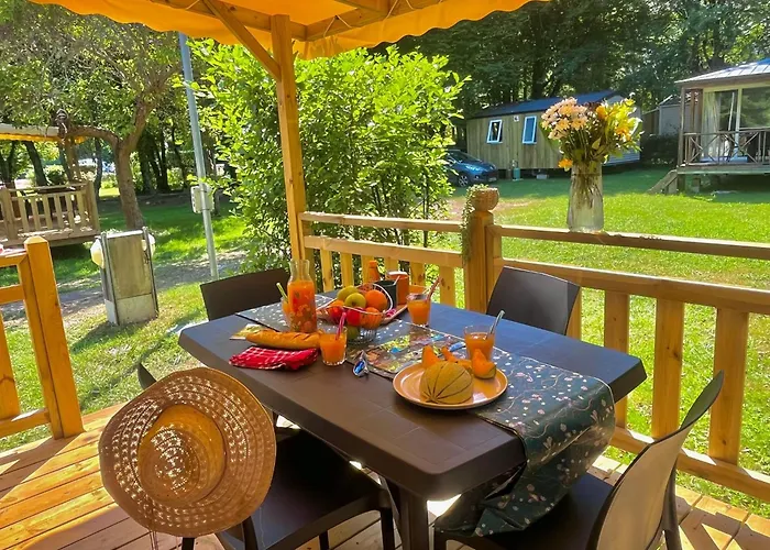 营地 Le Perigord Saint-Astier (Dordogne)