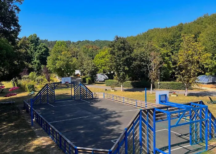 Le Perigord 营地 *