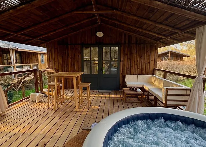 Le Perigord 营地 *